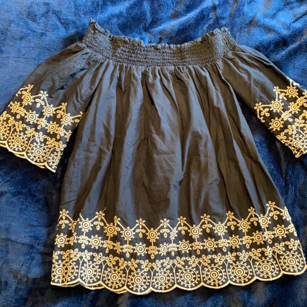 Abercrombie off the shoulder lace top